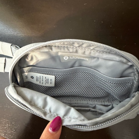 lululemon athletica Light Gray Waist Pack - Minimalist Belt Bag - Picture 3 of 4